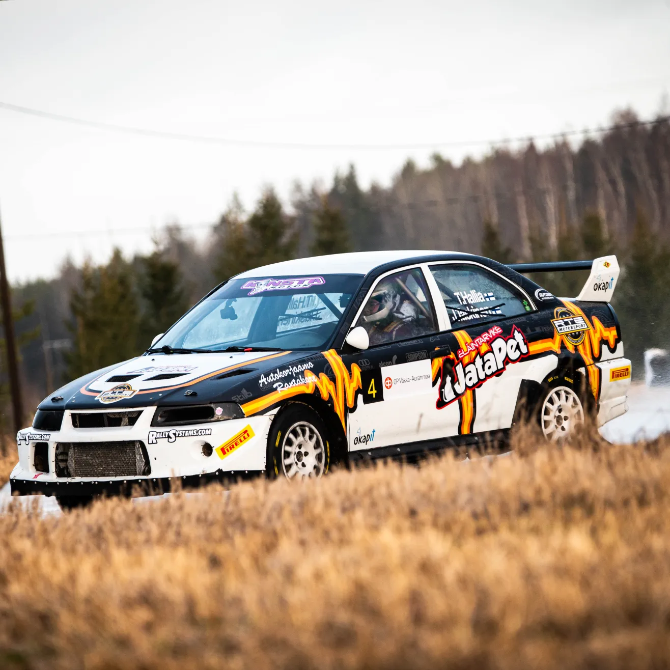 Tuukka Hallia oli aivan omilla sekuntiluvuillaan Rallisprint SM -kauden avauksessa Marttilassa. Kuva: Loudlife Media / AKK.