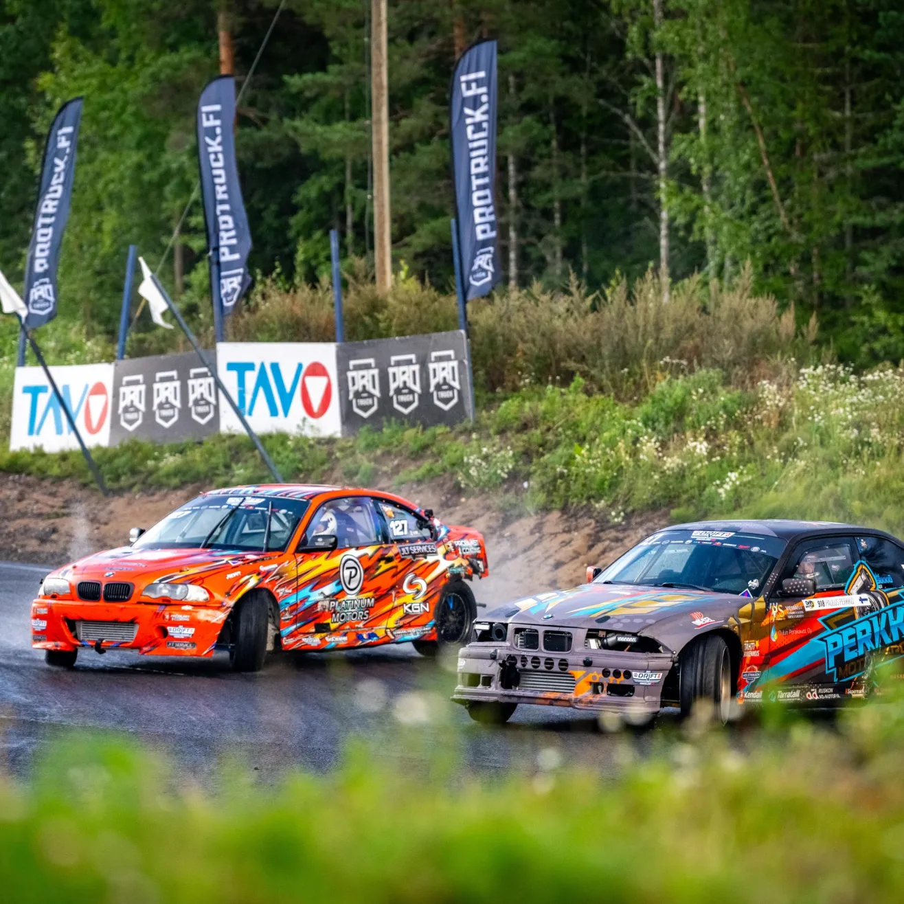 Paulus Perkiö ja Kim Bjorklund.  Kuva Tenho Photography.