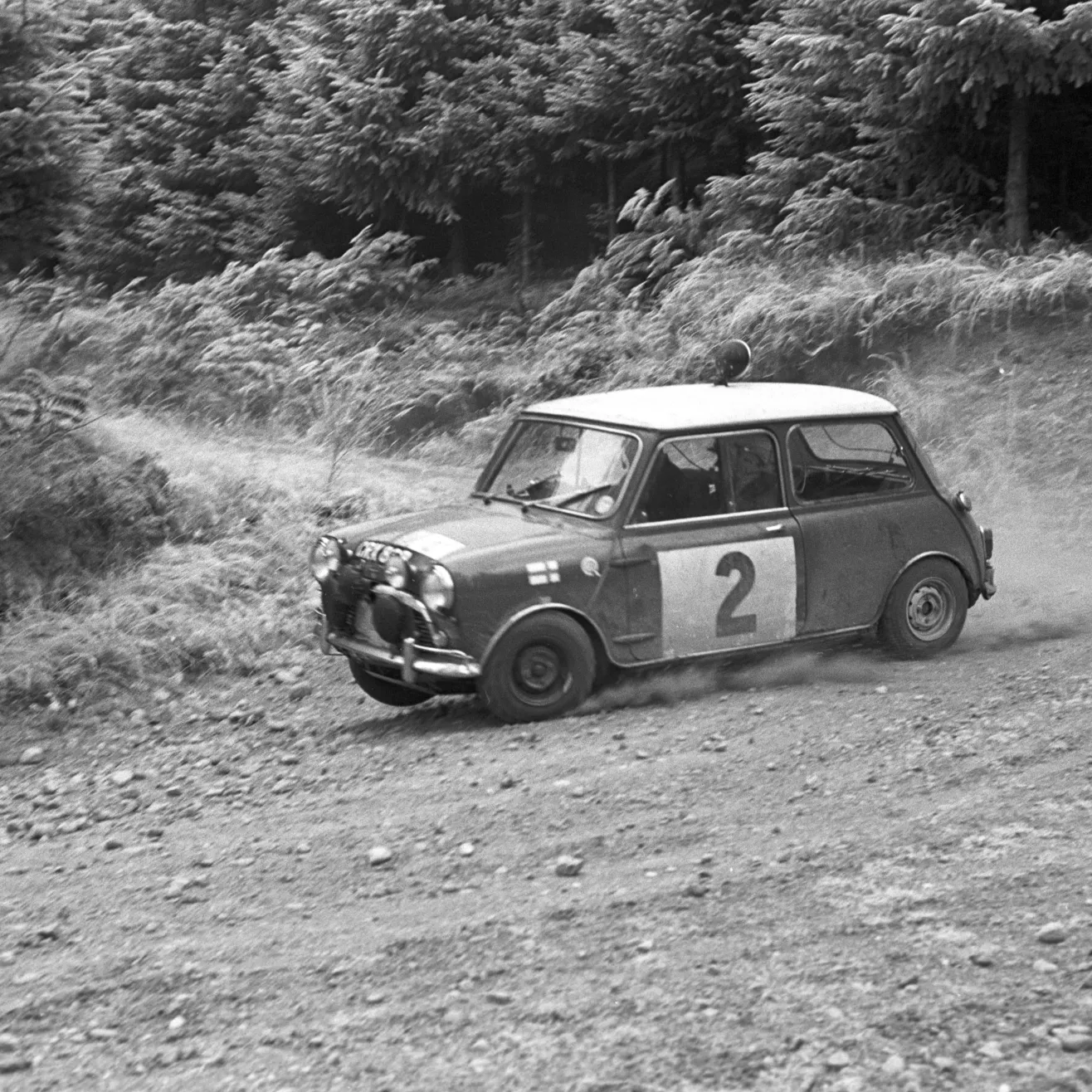 Rauno Aaltonen / Tony Ambrose, Mini Cooper S during the RAC Rally on November 08, 1964. (Photo by Motor/LAT Images)
