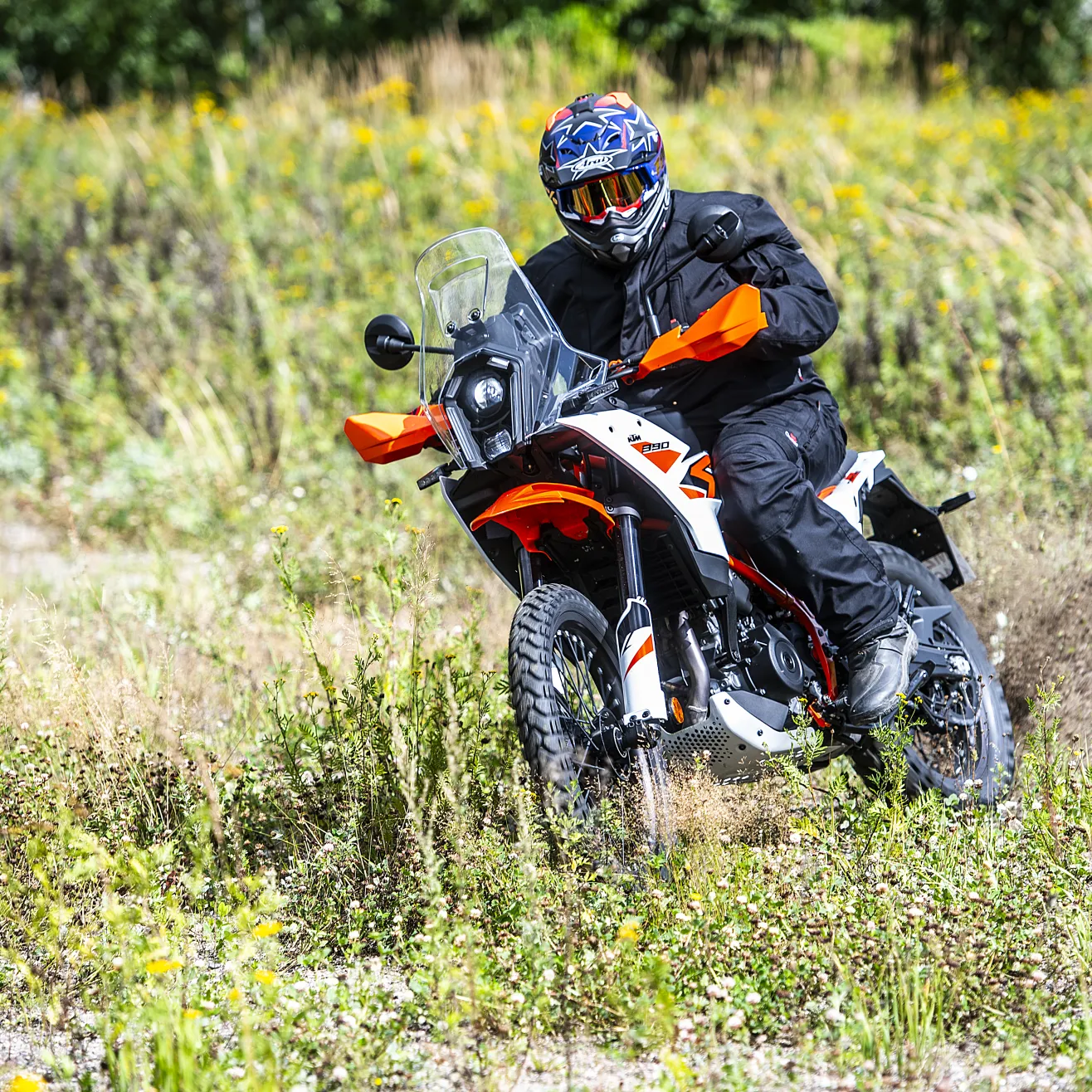 KTM 390 Adventure R. Kuva Elias Koivunen.