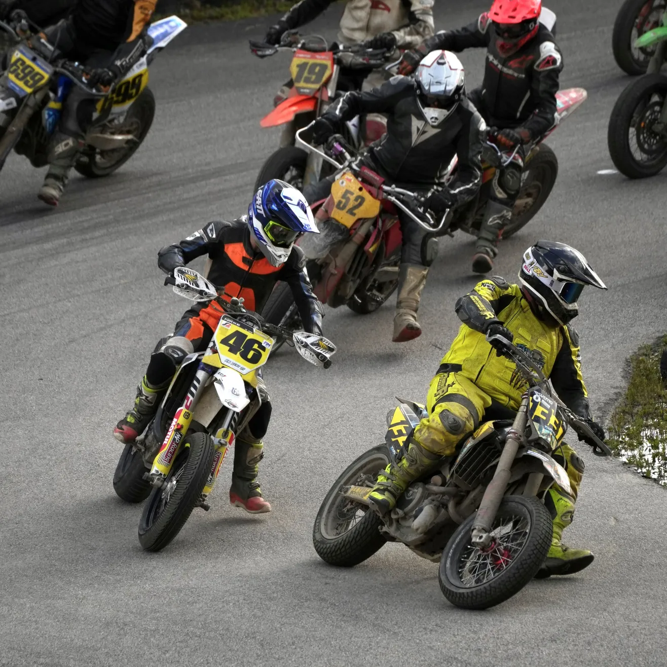 Supermoto. Kuva: Noora Ahlqvist