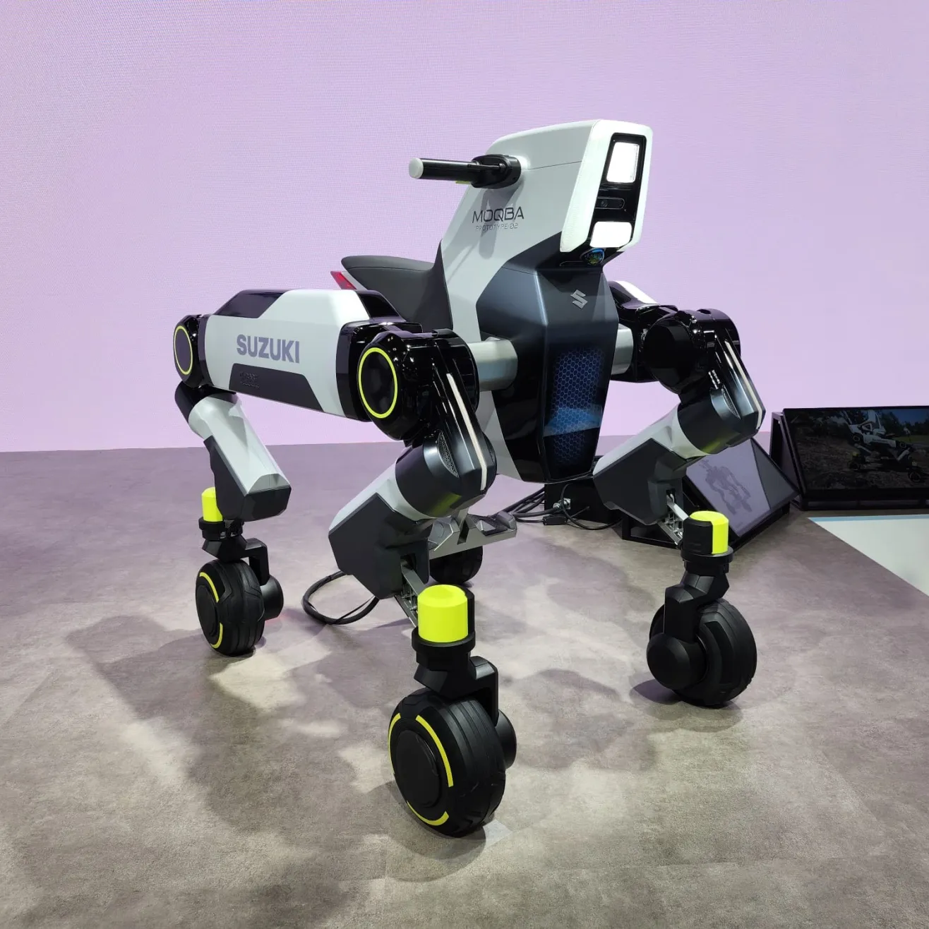 Tokion autonäyttely