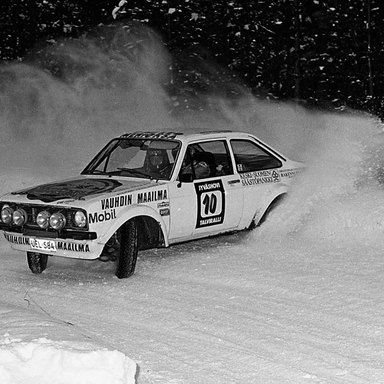 Kyösti Hämäläinen ja Ford Escort. Kuva Marko Mäkinen. 