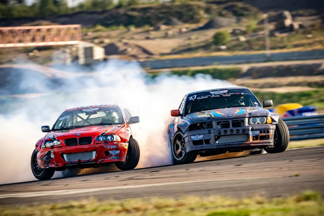 Drifting. Kuva Tenho Photography