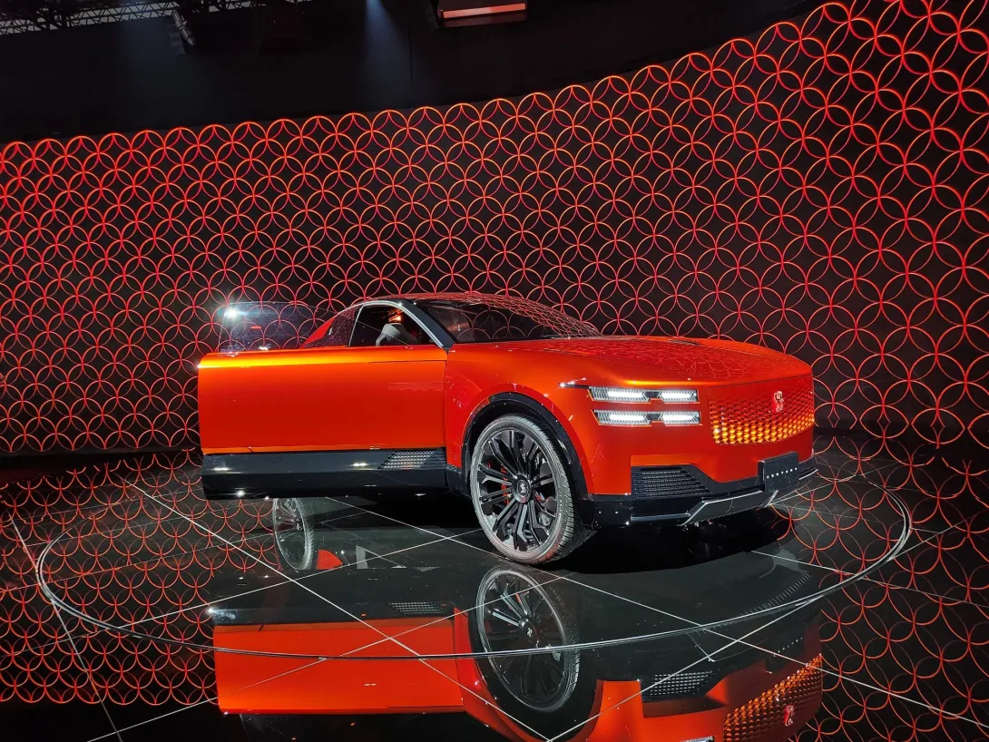 Tokion autonäyttely