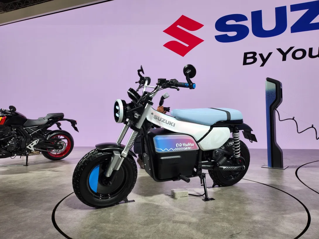 Tokion autonäyttely